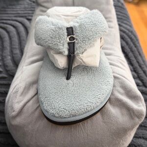 Coach new padded Flip Flop. Cute ‘C’ on the leather strap